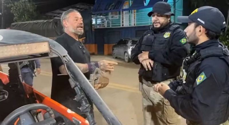 “Deu Ruim”: Richard Rasmussen tem veículo apreendido em Blitz da PRF ao vivo na BR-319; veja vídeo