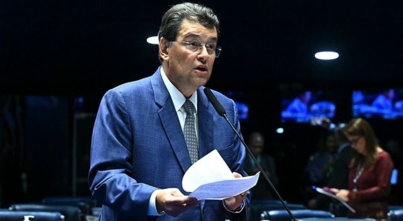 Projeto de Eduardo Braga prevê o uso de Inteligência Artificial para combater violência doméstica