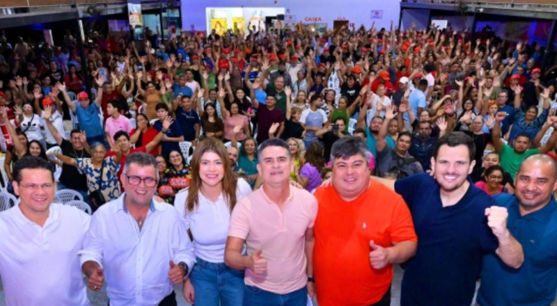 David Almeida demonstra força política e lota ginásio com lideranças na Zona Norte