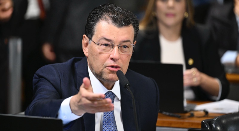 Eduardo Braga apoia aprovação da nova licença-paternidade no Senado