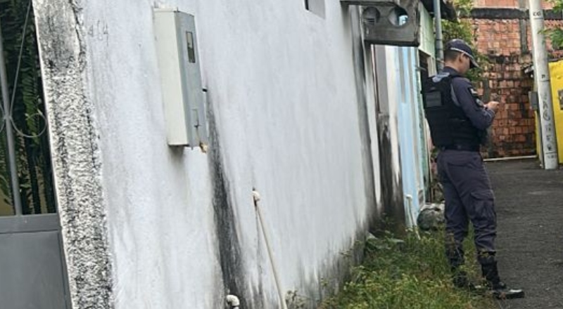 Urgente: homem é encontrado morto em beco do bairro Coroado; veja vídeo