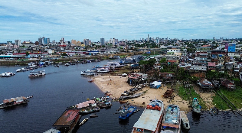 Prefeitura de Manaus revitaliza praia da Ponta Branca e devolve a área para lazer dos moradores de Educandos