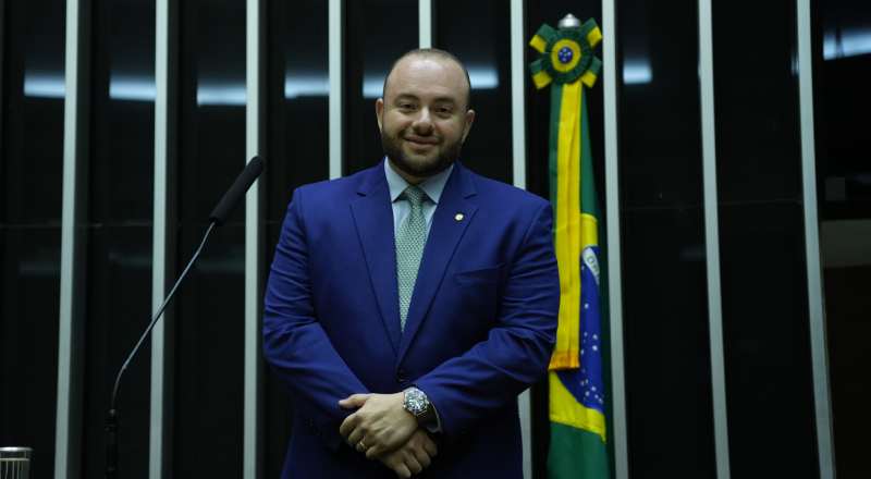 Deputado Fausto Jr. propõe lei para ampliar a detecção precoce do câncer de colo do útero no SUS