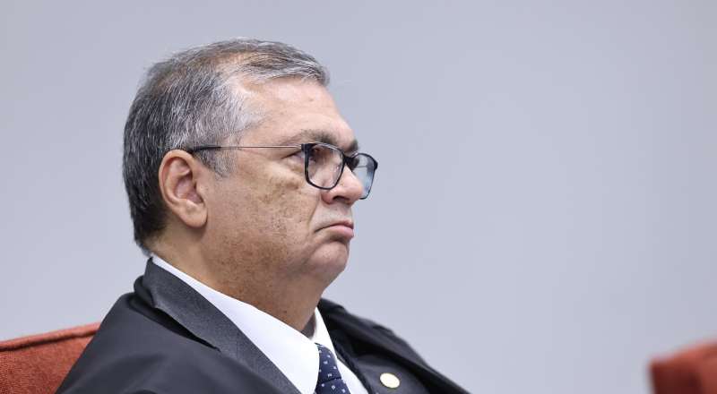 Dino acaba com a aposentadoria compulsória como punição a juízes