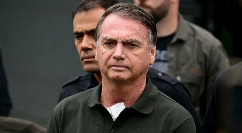 Ex-presidente Jair Bolsonaro tem alta hospitalar e já está em casa