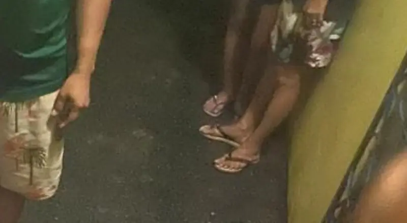 homem é assassinado a tiros em beco na Compensa