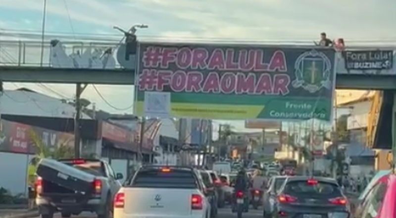 “Fora Lula e Fora Omar”: manifestação em Manaus gera buzinaço na Djalma Batista; veja vídeo