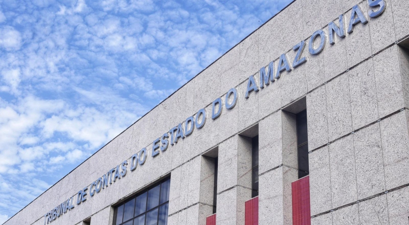 TCE-AM admite representação sobre contrato de R$ 1,3 bilhão da Seduc firmado sem licitação