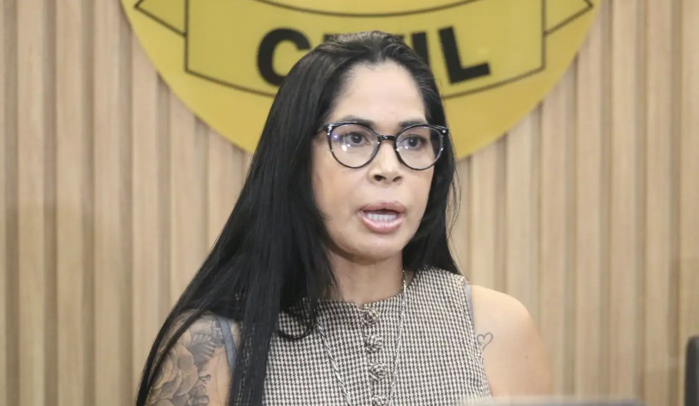 Homem agride esposa com pauladas e tenta matá-la a facadas em Manacapuru