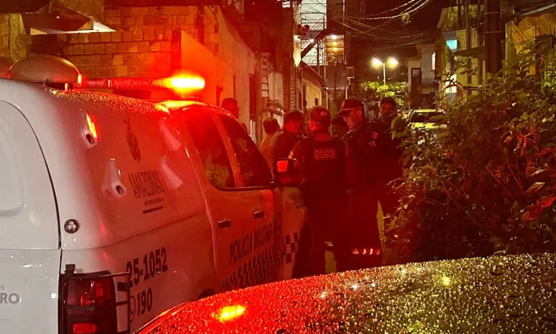 homem é perseguido e assassinado a tiros na Compensa