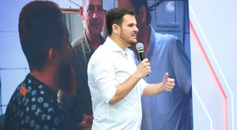 Prefeito Renato Junior destaca gestão com valorização de servidores e foco em mobilidade em Manaus