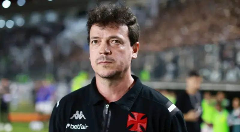Corinthians inverte lógica da seleção brasileira e troca Dorival por Diniz