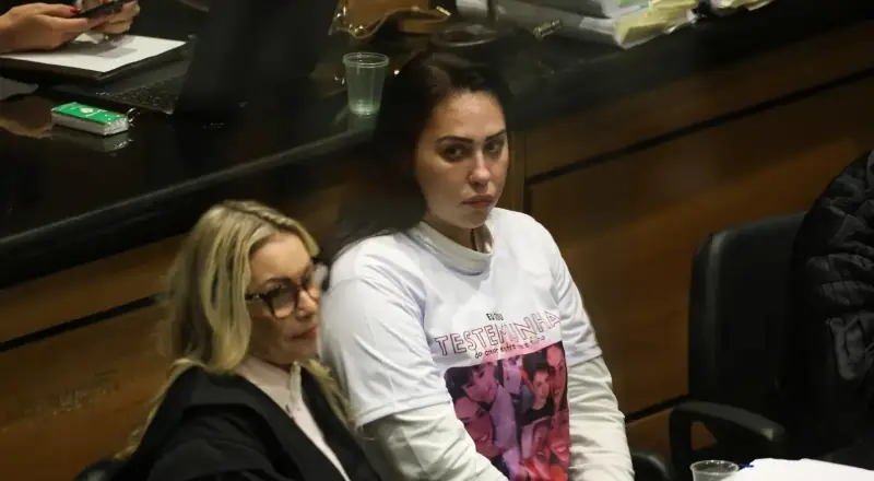 Monique Medeiros se entrega à polícia e volta a ser presa