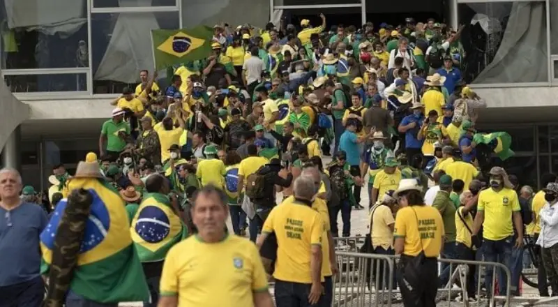 STF concede prisão domiciliar humanitária a 18 idosos presos pelo 8 de janeiro