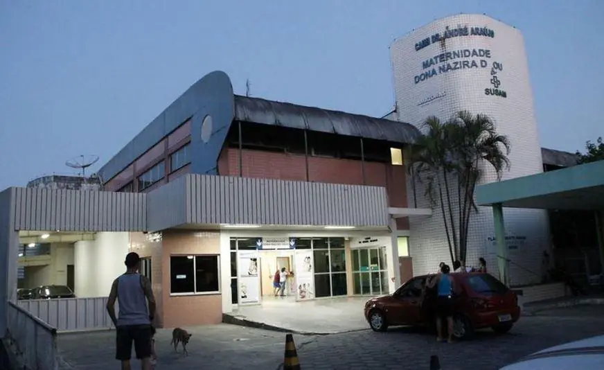 Jovem dá à luz na recepção de maternidade em Manaus e diretoria é exonerada