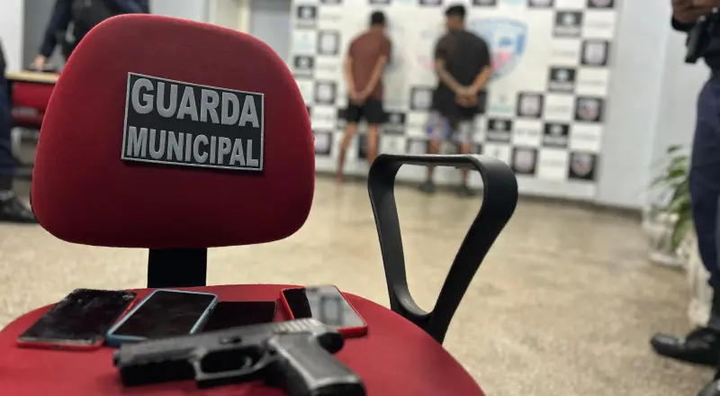 Dupla é presa fazendo arrastões na Zona Leste de Manaus