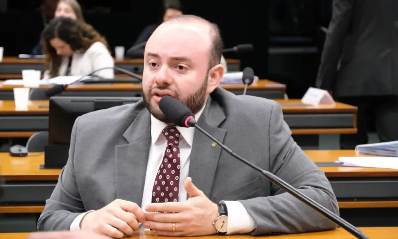 Fausto Jr. exige explicações da nova empresa de energia