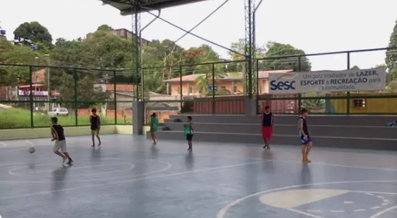 Sesc Amazonas abre vagas gratuitas para natação, futsal e outras modalidades