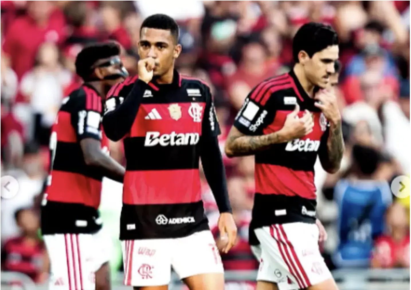 Pedro marca, Samuel Lino brilha e Flamengo bate o Coritiba por 3 a 0