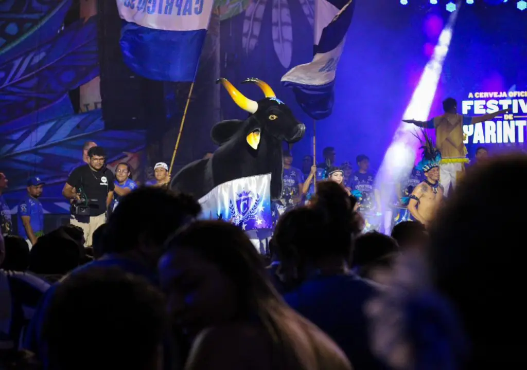 Três gerações de pajés marcam noite histórica no Bar do Boi com tema ‘Misticismo e Revolução’