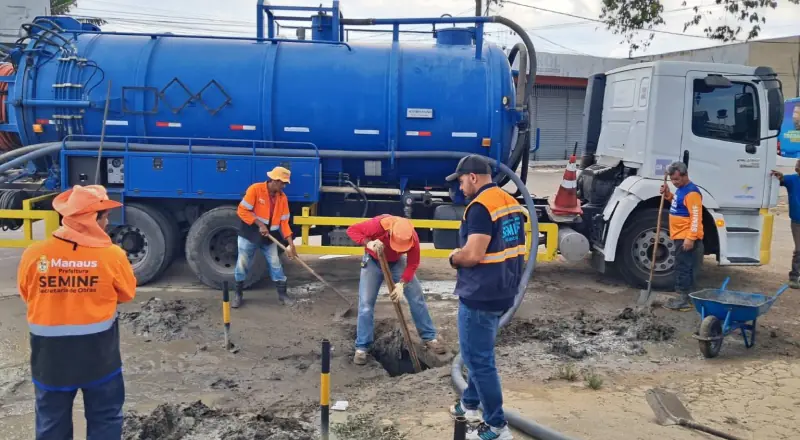 Prefeitura intensifica limpeza de drenagem no bairro Tarumã durante plantão operacional