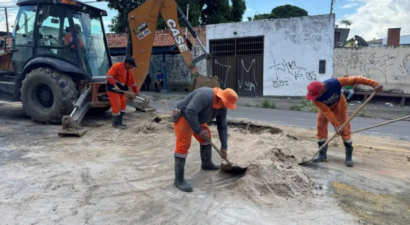 Prefeitura de Manaus recupera drenagem profunda no bairro da Paz e reforça segurança viária na região