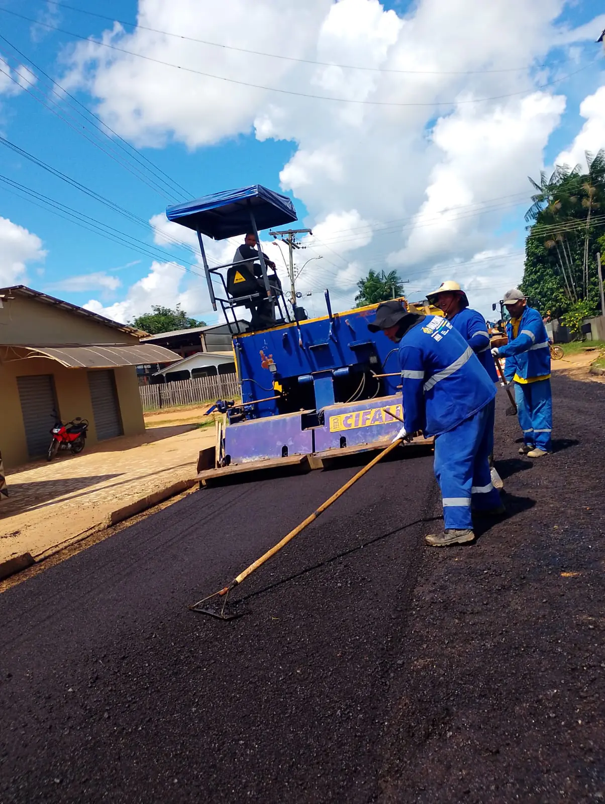 Governo do Estado avança com obras de recuperação viária em Lábrea, por meio do programa Asfalta Amazonas