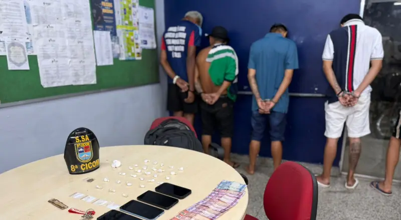 "Novinhos do pó" são presos por tráfico de drogas no bairro Compensas
