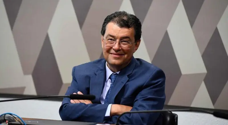 Eduardo Braga garante prazo ampliado até 2026 com novas regras do Seguro-Defeso