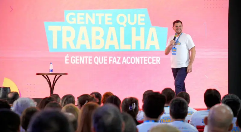 Prefeito Renato Junior lidera o planejamento 'Conecta+ Manaus'