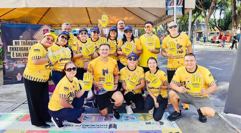 Prefeitura de Manaus promove ação educativa na 'Faixa Liberada' da avenida Getúlio Vargas