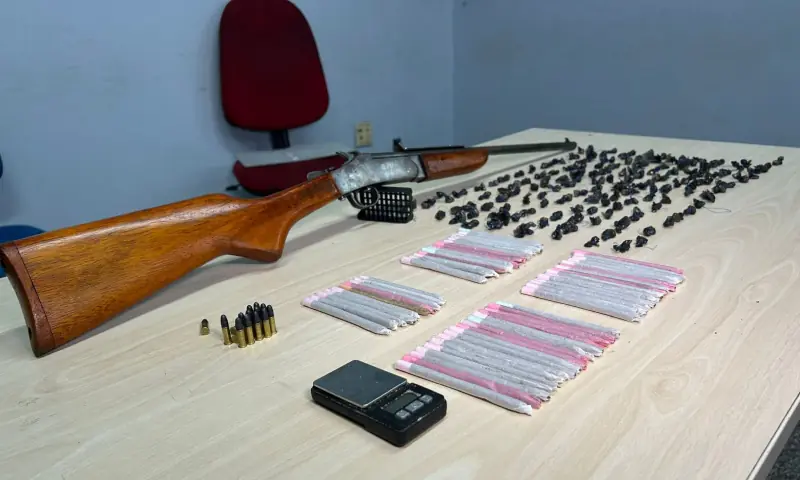 Rocam apreende drogas, arma e munições na zona Norte de Manaus