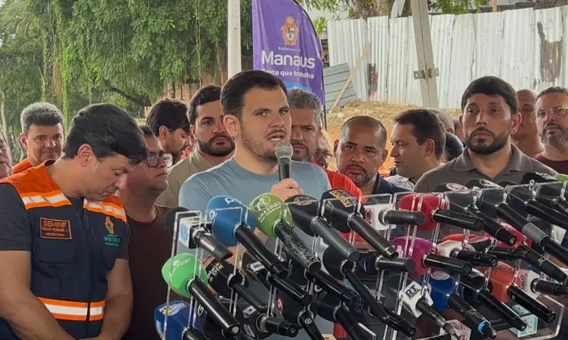 Prefeito Renato Junior inicia serviços de tapa-buracos e limpeza urbana em toda a capital