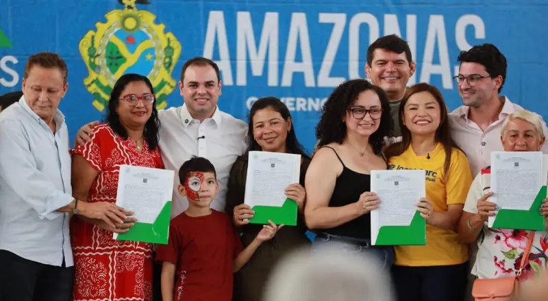 Governador Roberto Cidade entrega 800 títulos definitivos na zona norte e fortalece a política de regularização fundiária no Amazonas