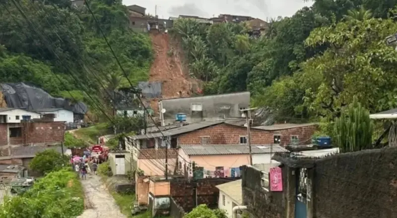 temporais deixam rastro de destruição e 10 mortos em três Estados