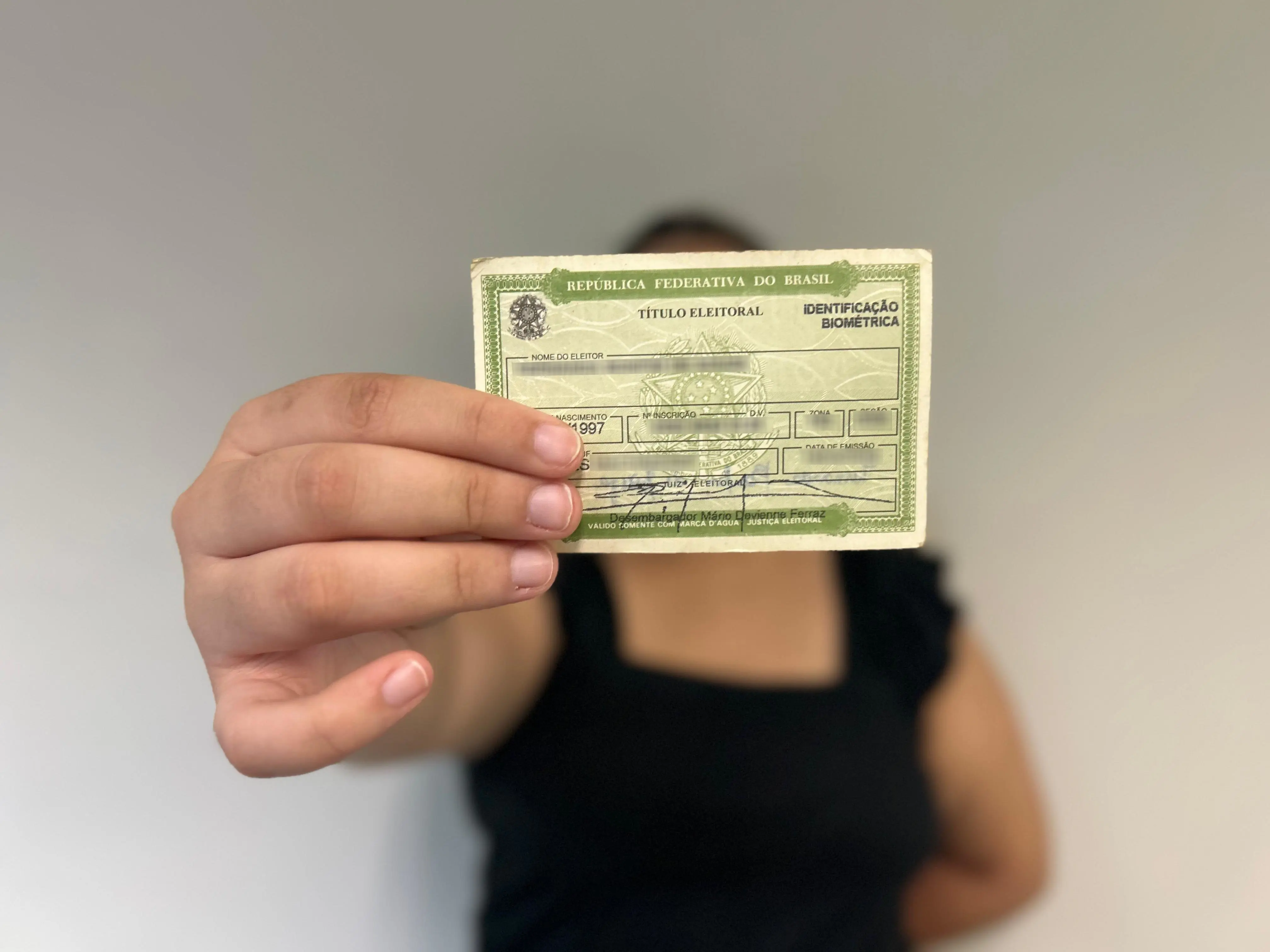 Eleitor que perdeu prazo do título ainda pode resolver pendências; veja o que fazer no AM