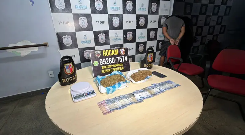 Homem é preso com mochila 'recheada' de maconha em adega de Manaus