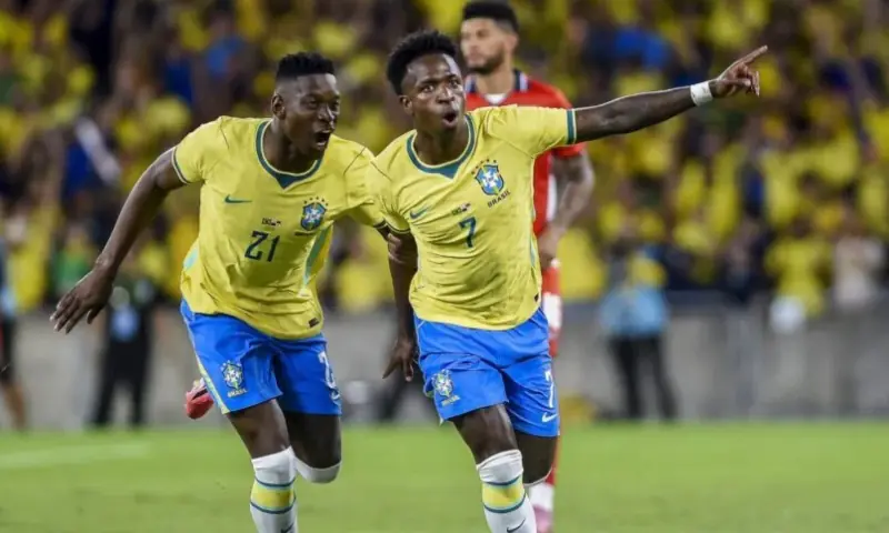 Brasil faz 6 a 2 no Panamá em último jogo no país antes do Mundial