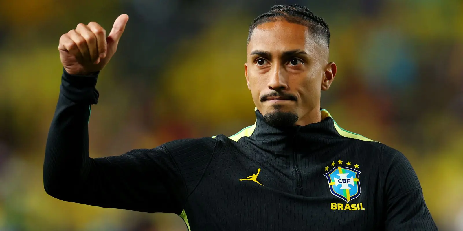 Raphinha sente dores na coxa direita e pode não jogar Brasil x Escócia