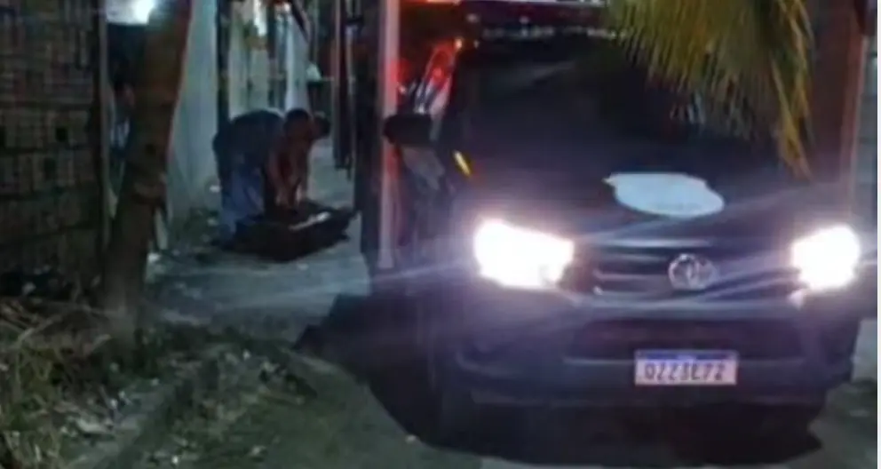 jovem é crivado de bala no bairro Novo Aleixo; veja imagem
