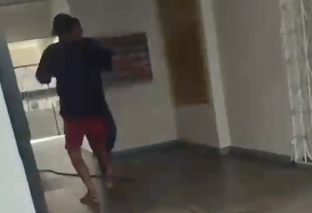Imagens fortíssimas: homem é esfaqueado no Conjunto Tocantins em Manaus
