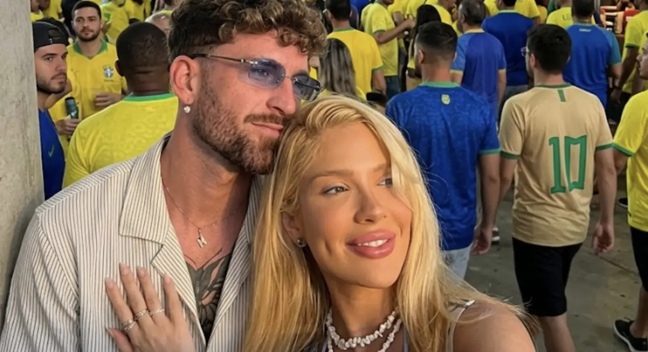 ROMANCE: Karoline e Léo Pereira trocam carinho nas arquibancadas após Brasil x Japão