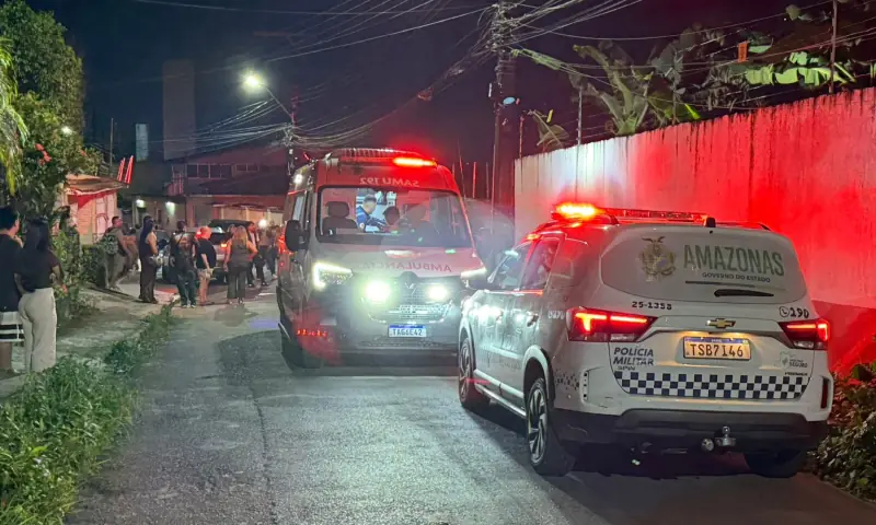 Dupla leva 'surra federal' após roubar moto na Zona Leste de Manaus