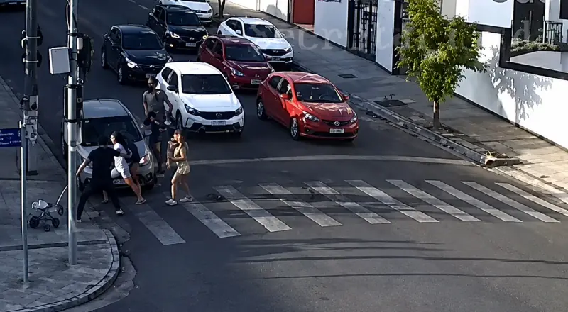 Motorista que atropelou família e fugiu teve ação registrada por câmeras