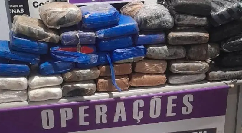 Polícia dá duro golpe no tráfico e apreende drogas, dinheiro e veículo em três cidades