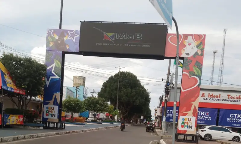 Portais de propaganda em Parintins geram denúncias por supostas irregularidades estruturais