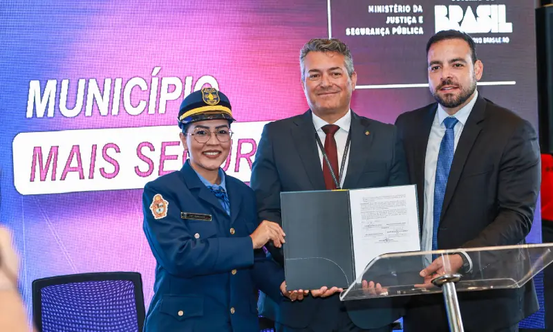 Prefeitura de Manaus formaliza pactuação ao programa ‘Município Mais Seguro’ e fortalece atuação da Guarda Municipal