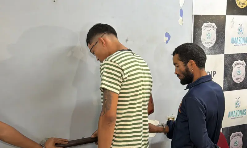 homens são presos vendendo drogas na Praça 14
