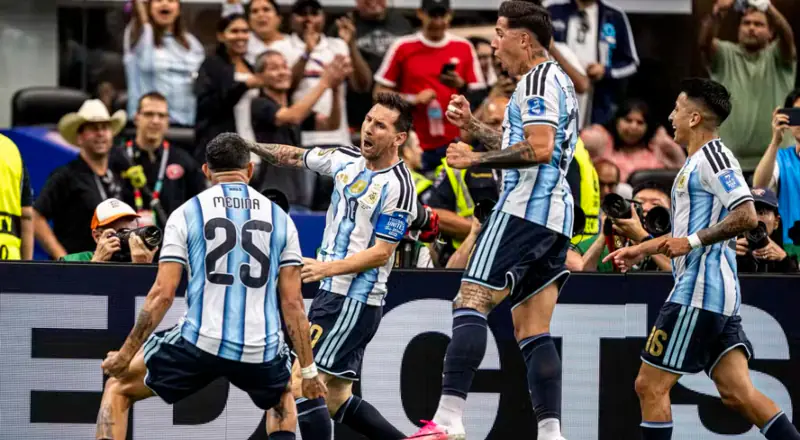 Do drama ao alívio hermano: depois de tomar 2×0 , Messi brilha e leva a Argentina para as quartas de final da Copa