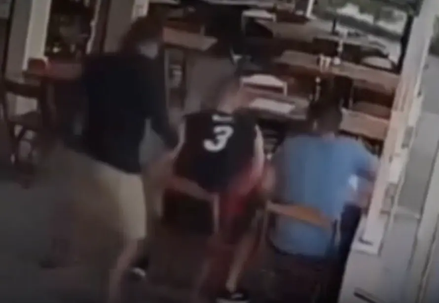 Imagens fort1ssimas: veja momento que policial à paisana reage a ass4lto e mata cr1min0so